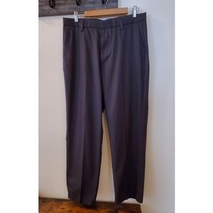 Men's Dockers D3 pants - size 34 waist, 32 length